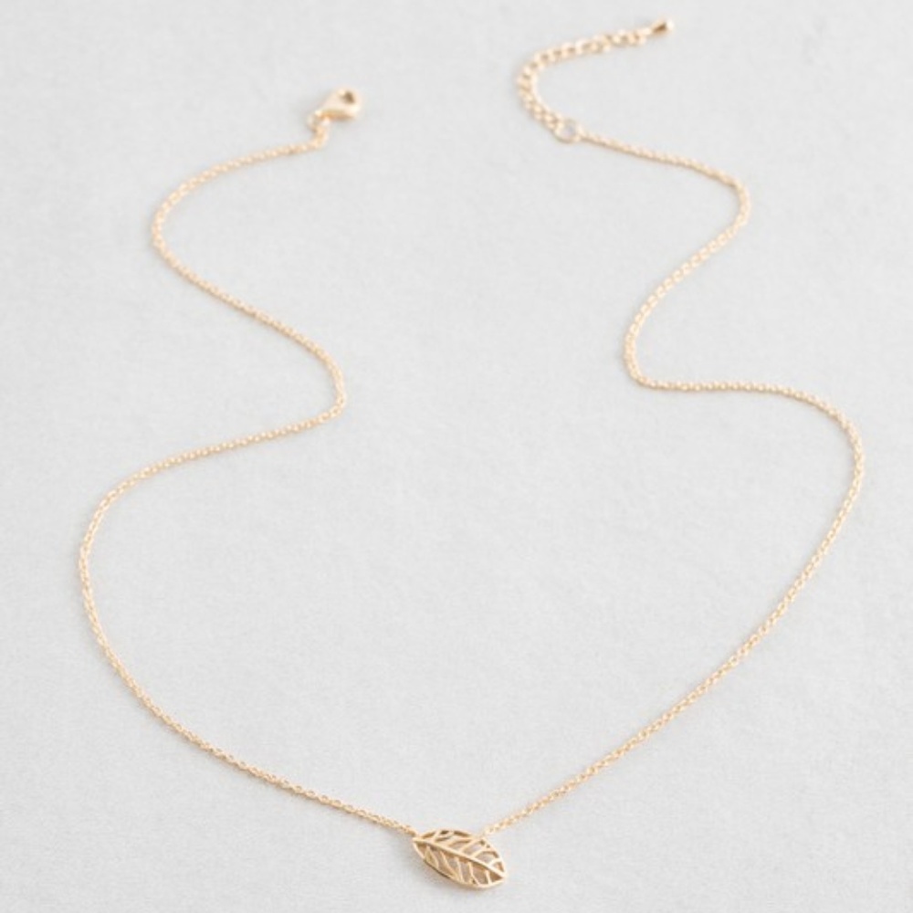 NWT Lovoda Dainty Elm Leaf Necklace - Picture 2 of 3